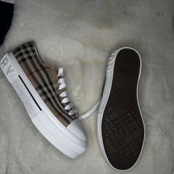 Burberry converse 