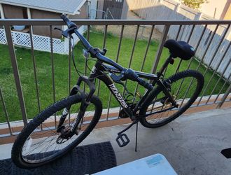 Mountain Bike 29' Mongoose Excursion