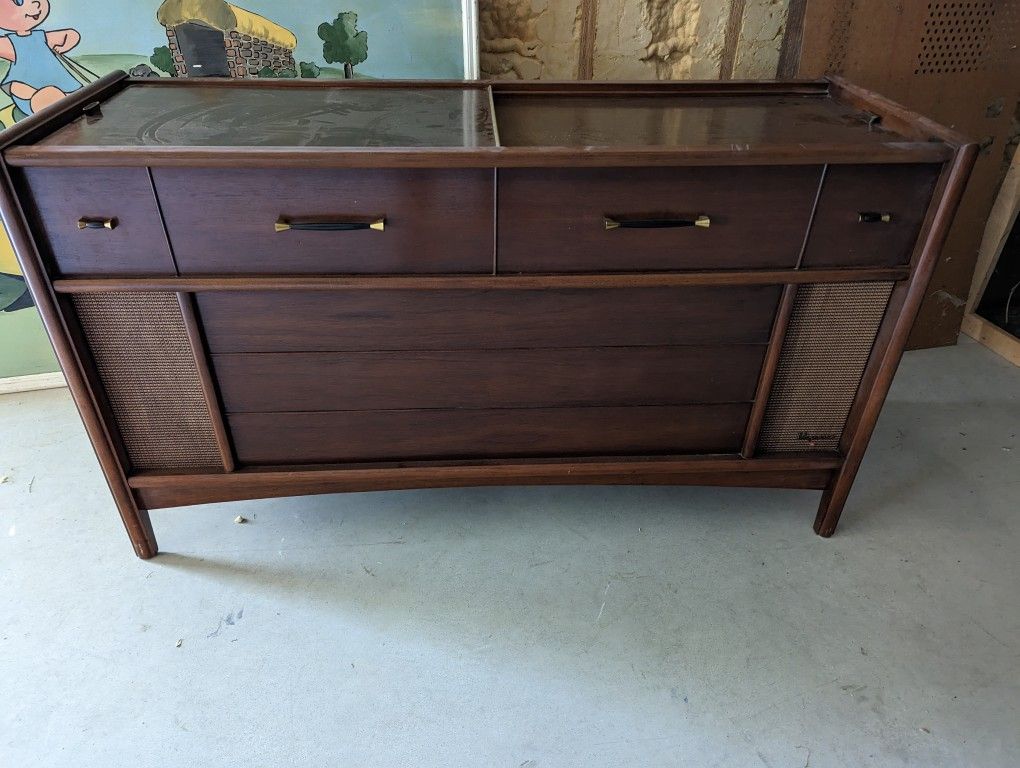 Vintage Magnavox Stereo Cabinet