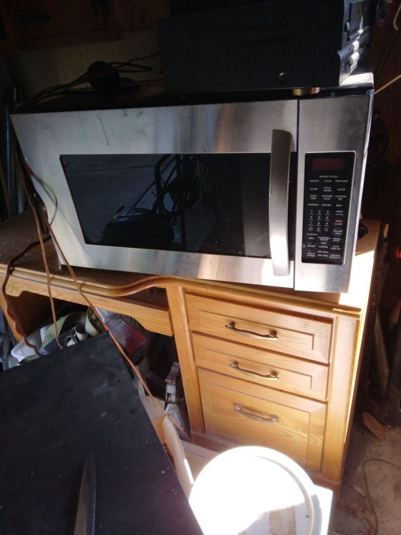 ABOVE STOVE MICROWAVE