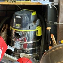 Ryobi Battery Powered Shop Vac