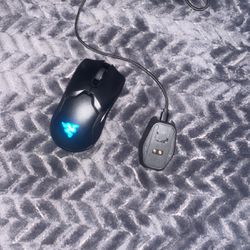 Wireless Razor Mouse With Charging Deck 