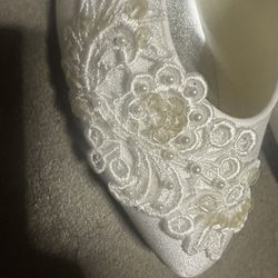 Wedding shoes, low heel size 9 wide