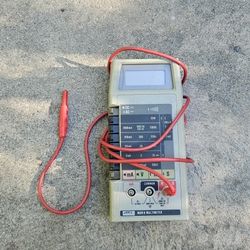 Fluke 8020B Handheld Digital Multimeter Missing Black Cable