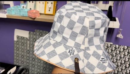 Bucket hat