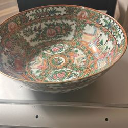 LARGE ROSE MEDALLION CANTON PUNCH BOWL
