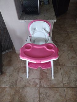 AMAZING HIGH CHAIR! PINK, STURDY!