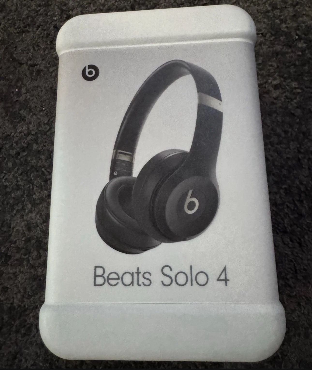 Beats Solo 4 Brand New