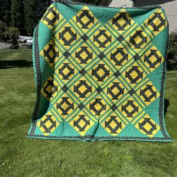 Vintage Hand Seen Patchwork Quilt 