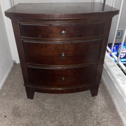 3 Drawer End Table 