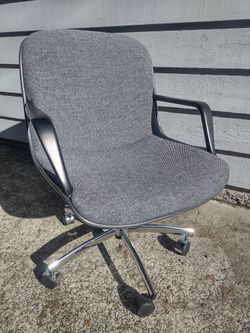 Vintage Pollock Chair By Steelcase