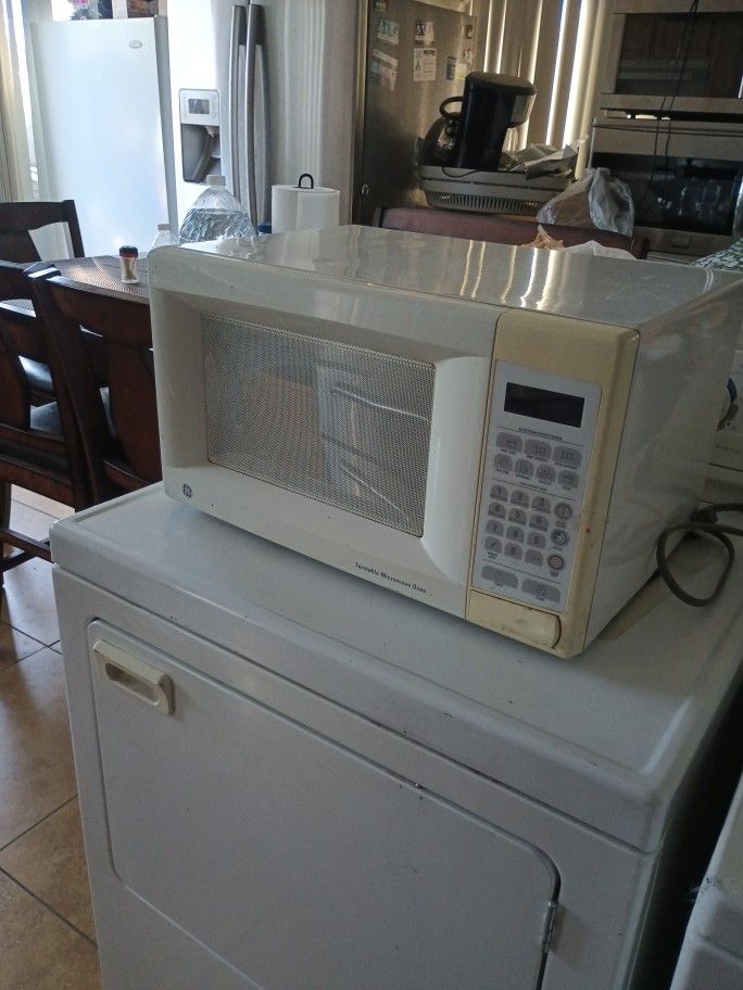 Microwave for Sale in Ontario, CA - OfferUp