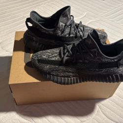 Yeezy 350 V2