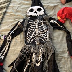 Girls Size 6/7 Skeleton 💀