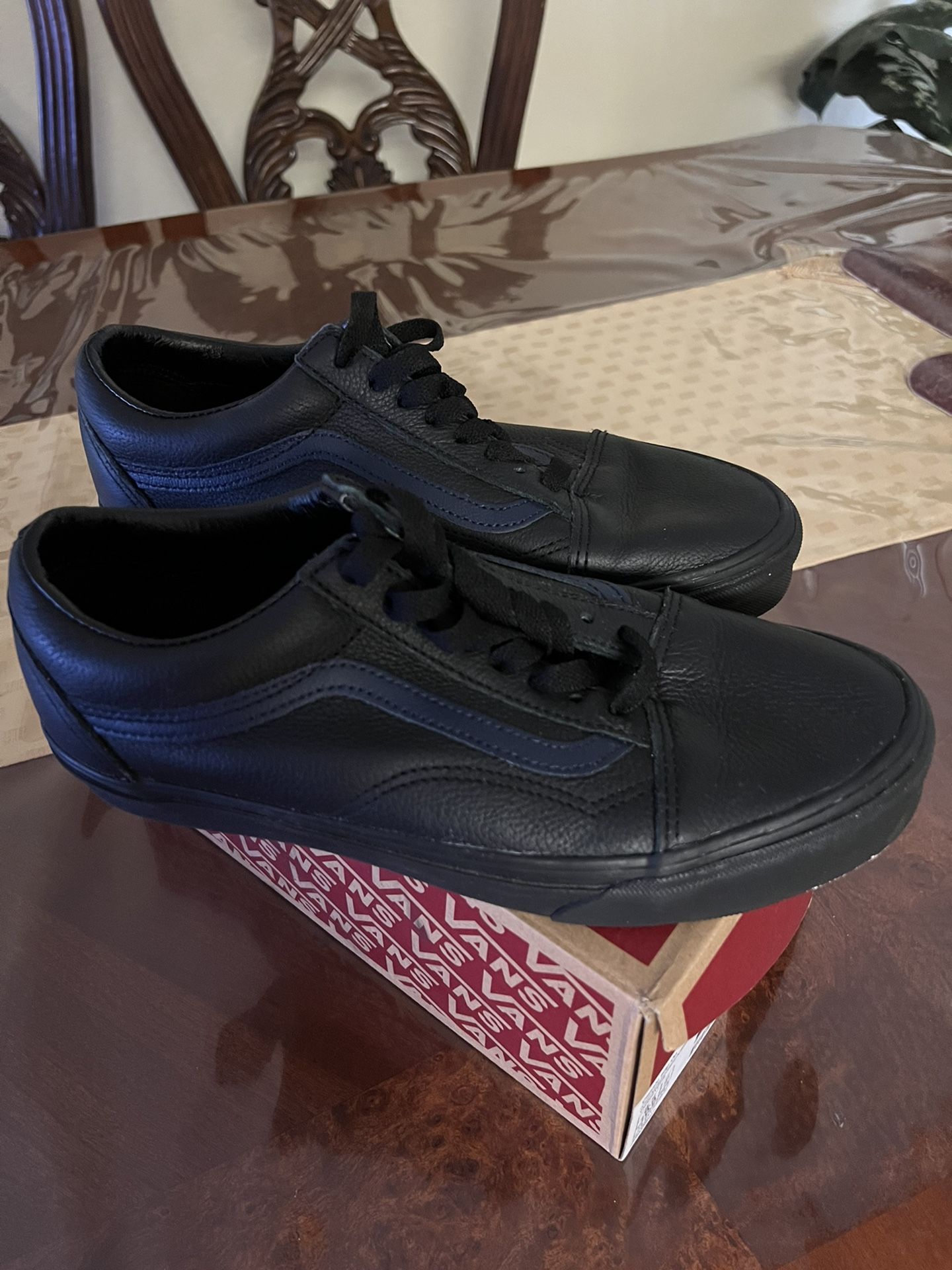 Vans Size 8 1/2 Good Conditions 