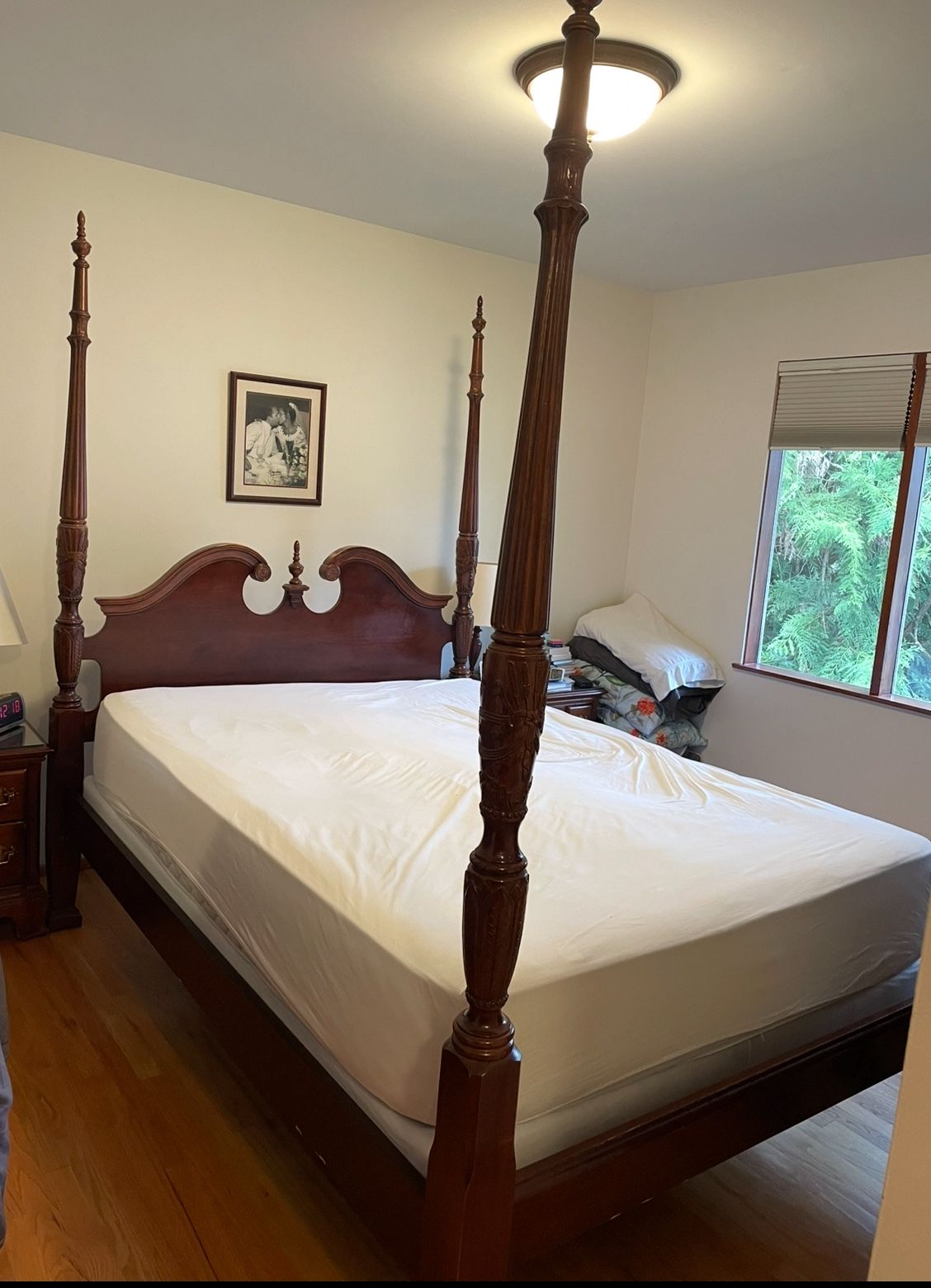 Beautiful Classic Bedroom Set