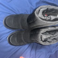 UGG Australia Women's Classic Klamath Short Boots Insulated Black 