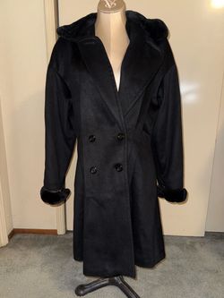 Women’s Vintage BRAETAN Princess coat ( size large)