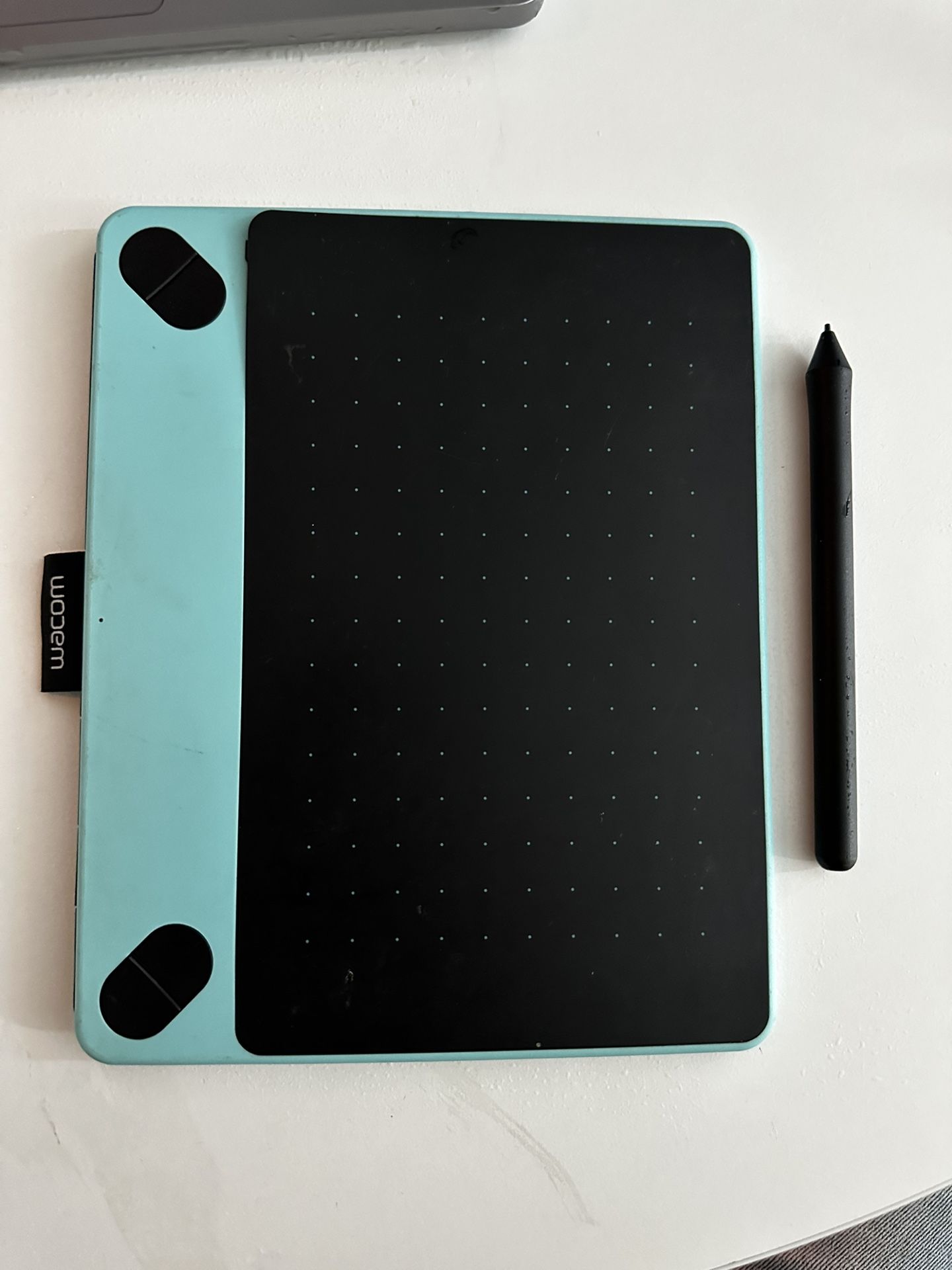 Wacom Tablet Intuos Medium Mint Blue