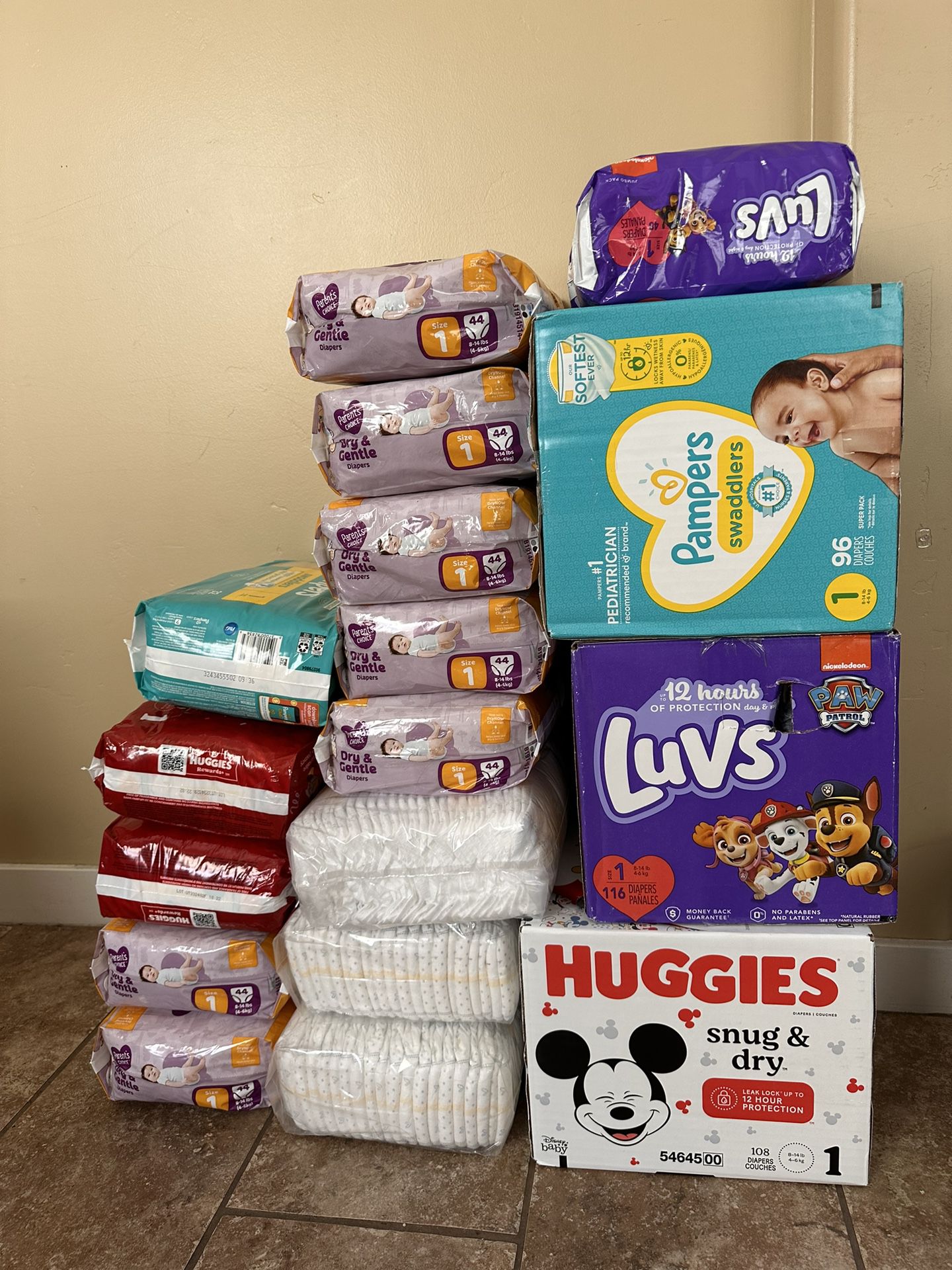 900 SIZE ONE Diapers 