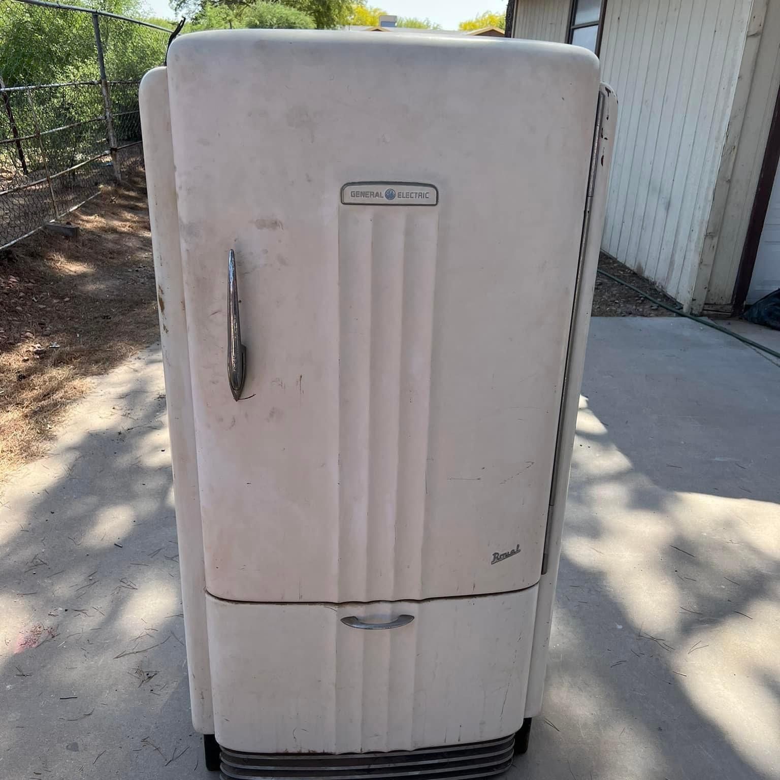 1941 General Electric Refrigerator for Sale in Tolleson, AZ