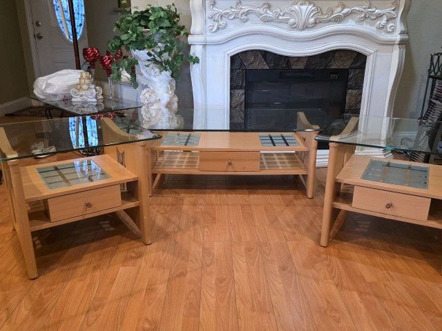 Coffee table 2 end tables