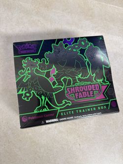 Pokemon Center Shrouded Fable ETB