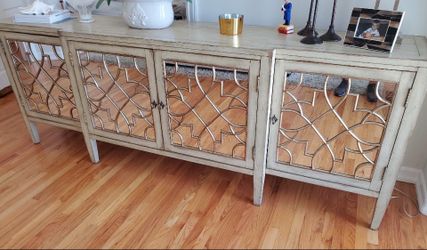 Hooker Mirrored console