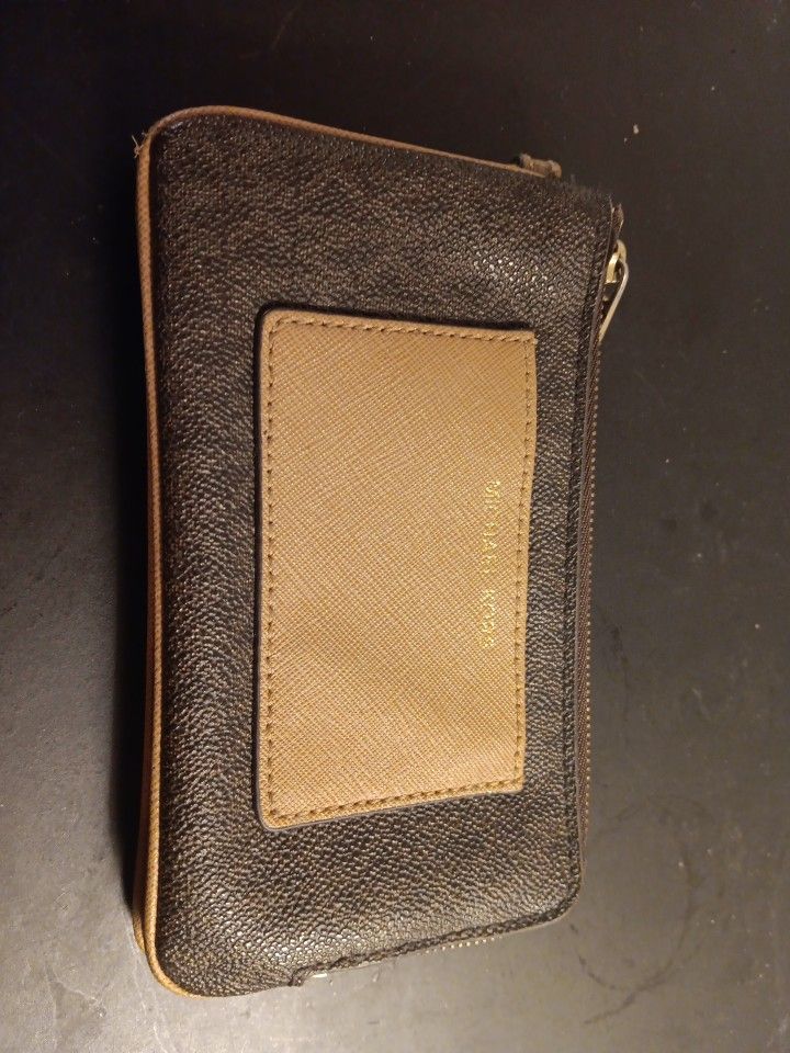 GORGEOUS Michael Kors Monogram Canvas 6" Bedford Dual Wallet. MSRP $129,All Products : American Fashion Style Bags On Sale