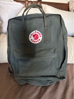 Fjällräven Kånken Classic Backpack - Forest Green
