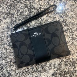 Coach Wristlet, Black, $78! 🖤🖤🖤