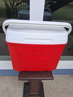 Ice Chest (Igloo)