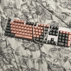 Titan grey and pink keyboard - 100% - Blue Switch - Hotswappable