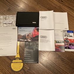 *FOR SALE* AUDI Q5 Factory Owner's Manual Set & Case *OEM*