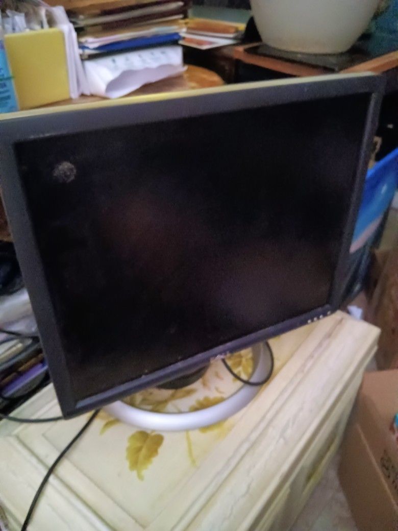 DELL Monitor Great For A Computer Or Gaming