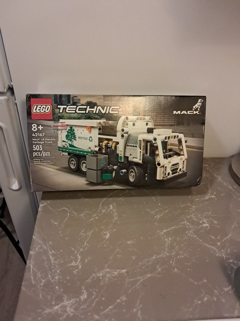 ***NEW***LEGO: TECHINIC SET #42167 Mack® Garage Truck