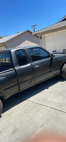 Toyota Tacoma extra cab