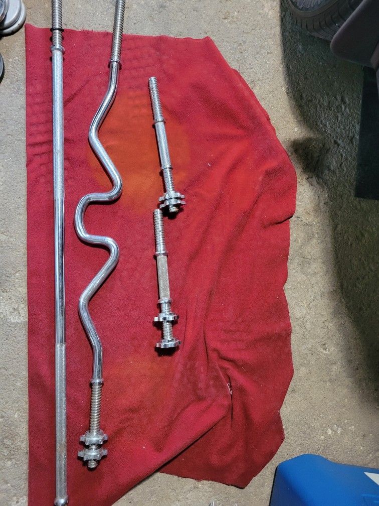 1" HOLE  BARS.  READ THE DESCRIPTION.  I WILL SEPARATE 
 EZ-CURL BAR.-35$
2-DUMBBELL HANDLES-20$. 6'STRAIGHT BAR-35$
11525 S HALSTED.dunkin Donuts 
