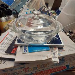 Vintage Pyrex Casserole Dish With Lid