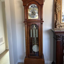 Grandfather Clock (reloj)