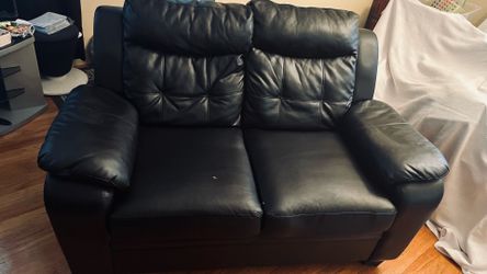 Couch Black leather Color