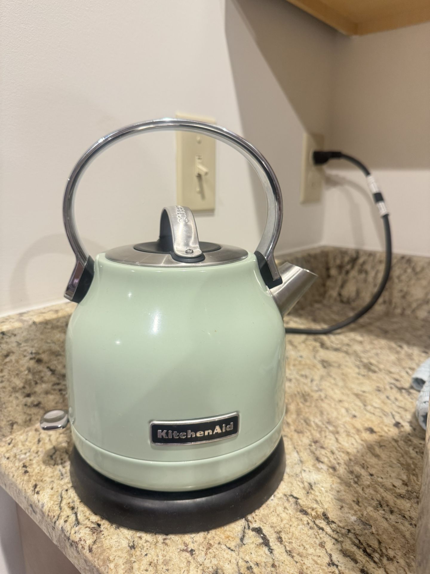 KitchenAid® 1.25-Liter Electric Kettle in Pistachio