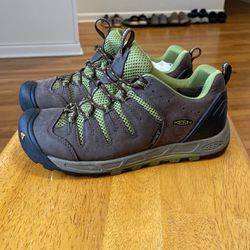 ALMOST NEW CONDITION KEEN ALL TERRAIN Waterproof SHOES size 9 Women 