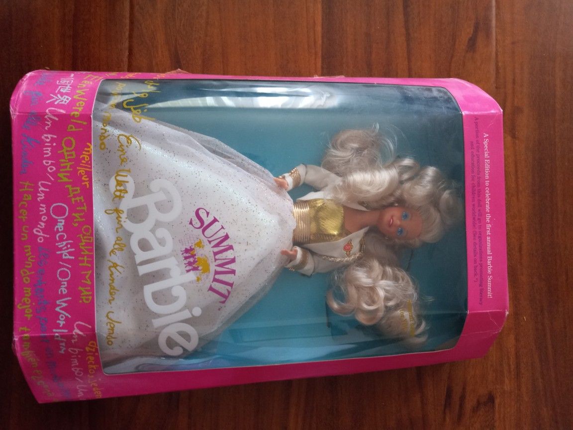 Summit Barbie 1990