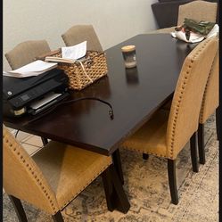 Dining Room Table/6 Seater And Chairs 6