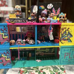 Lol Girl Dolls House (2) W/ Lol  Dolls Included