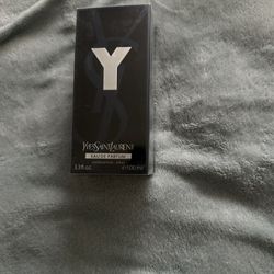 YSL EAU DE PARFUM 