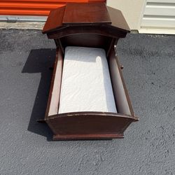 Early To Mid 19th Century American Baby Cradle
