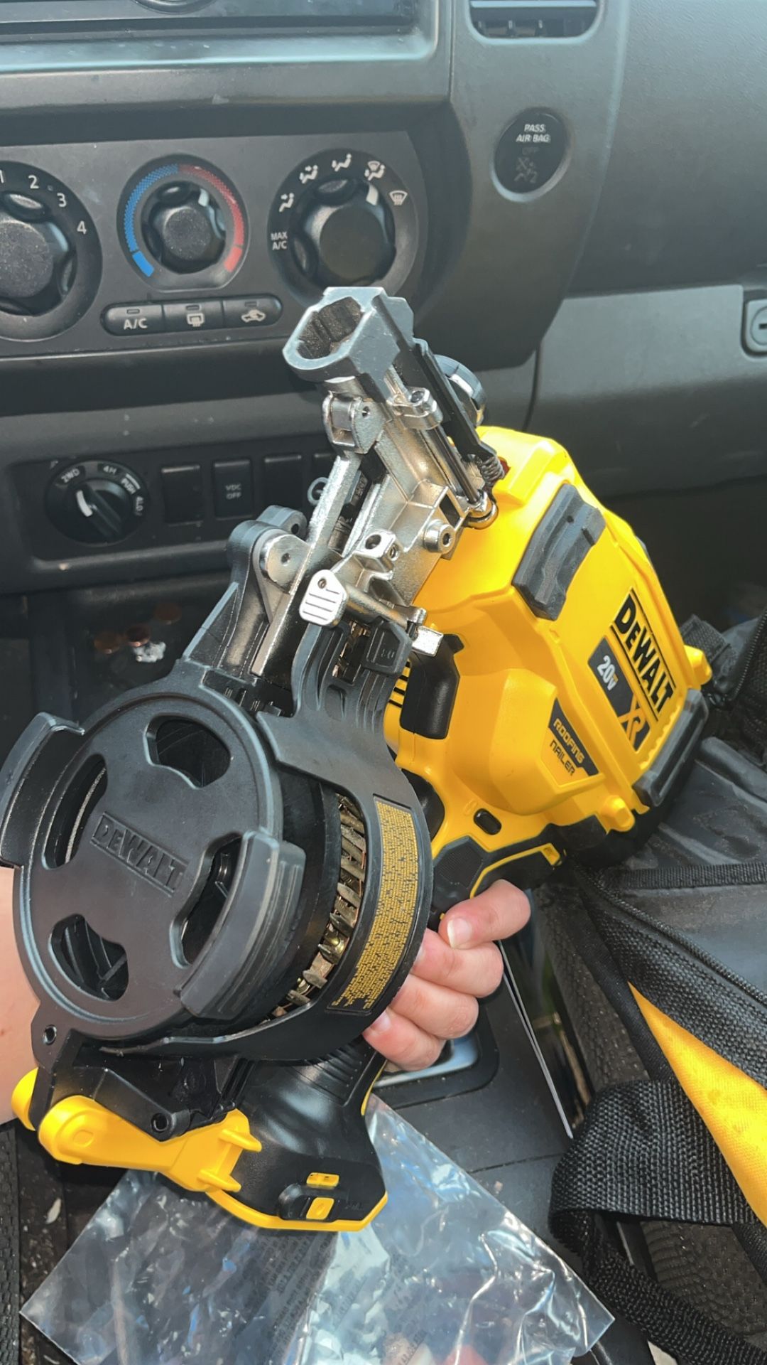 DEWALT ROOFING NAILER CORDLESS