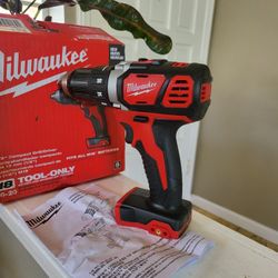 Milwaukee new M18 18V Lithium-Ion Cordless 1/2 in. Drill Driver (Tool-Tool-Only 